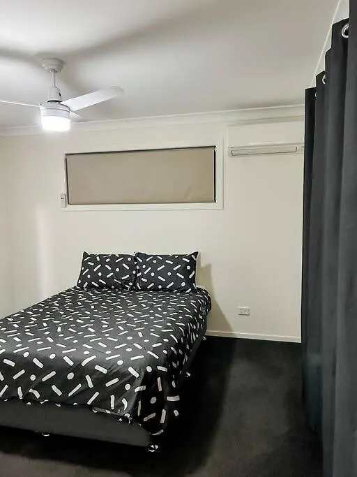 Stay At Chi'S Kingston 0*,